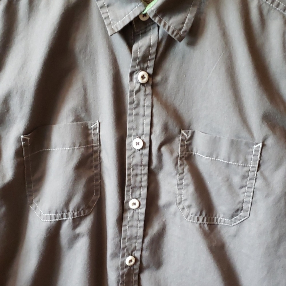 Button down shirt - Picture 3 of 3